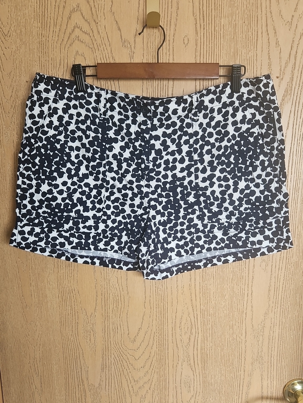 Women's Black & White Printed Shorts